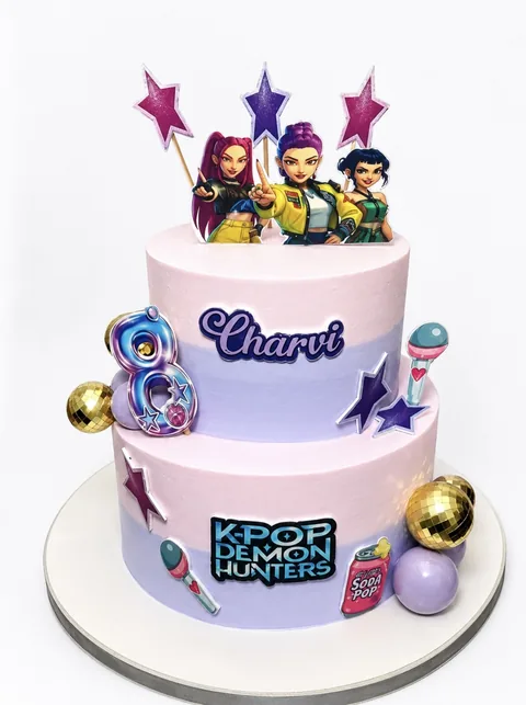 Pop-star celebration custom cake by Lueur Patisserie