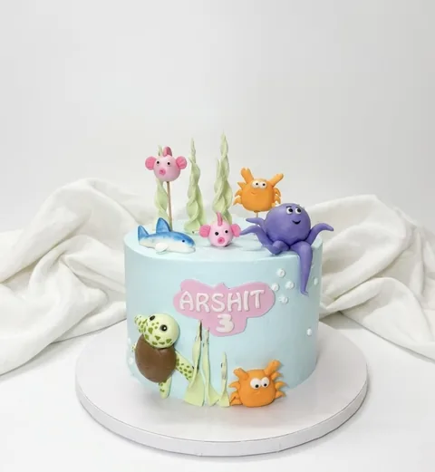 Underwater adventure custom cake by Lueur Patisserie