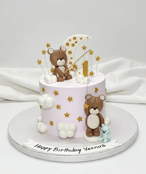 Teddy and stars custom cake by Lueur Patisserie